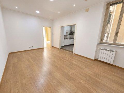 Appartamento in Via Montenotte, Centro - Centro Storico, Savona