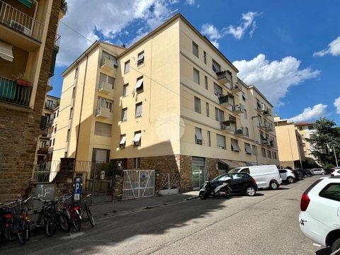Appartamento in Via Pietro Maroncelli, 25, Campo di Marte - Stadio, Firenze