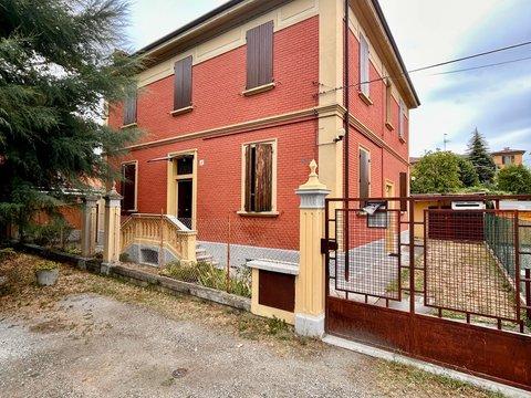 Appartamento in Via Battindarno, 65, Santa Viola, Bologna