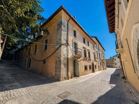 Quadrilocale in Via delle Rose, 10, Paganica, L'Aquila