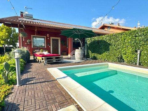 Villetta a schiera in Via della Vetrice, 22, San Cesareo