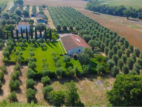 Casale/cascina in Via 1° Capirro, Campagna