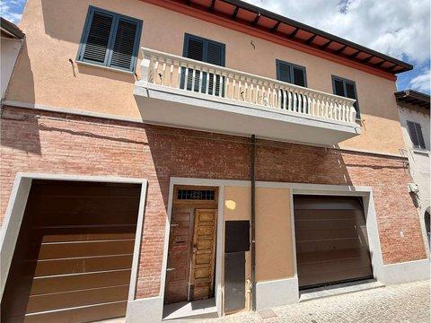 Villetta a schiera in Via Cavour, Centro Storico, Imola