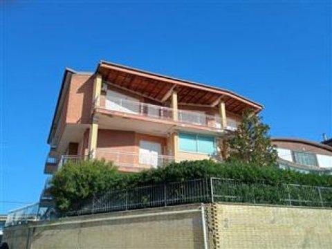 Casa indipendente in Via San Maria Apparente, 22, Monte Urano
