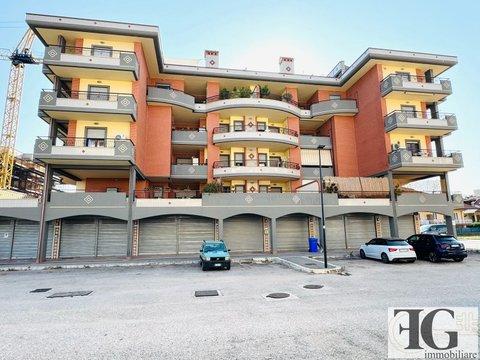 Trilocale in Via Vanzina, 8, Toscanini - Guardapasso, Aprilia