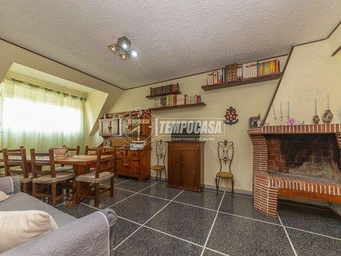 Bilocale in Via Attio Labeone, 50, Quadraro, Roma
