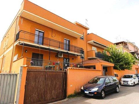 Bilocale in Via Gualtieri Sicaminò, s.n.c, Tor Bella Monaca - Valle Fiorita, Roma