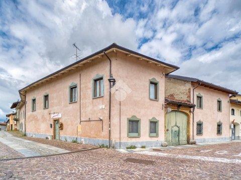 Villetta bifamiliare in Via Chiesa, 23, Rosta