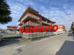 Trilocale in Via V. Monti, Osio Sotto