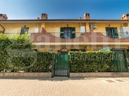 Villa in Via Roma, 10, Vellezzo Bellini