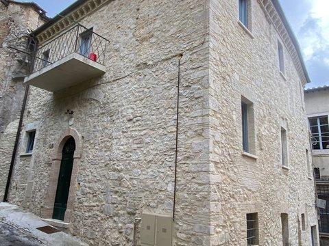 Appartamento su due piani in Via Garibaldi s.n.c, Centro Storico, Amelia