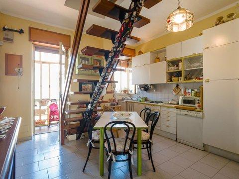 Appartamento su due piani in via San Paolo, 96, Borgo San Paolo, Torino