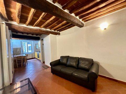 Trilocale in Corso Garibaldi, 50, Centro Storico, Lucca