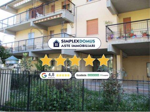 Appartamento in Via Alfonso di Vestea, Loreto Aprutino