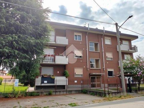 Trilocale in Via Monte Grappa, 10, Lonate Pozzolo