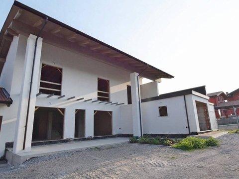 Villetta a schiera in Via Nucleo, 17, Pianfei