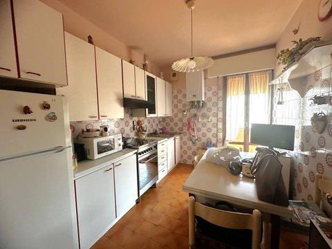 Trilocale in Viale Viareggio, 81, Villaggio dei Fiori, Spinea