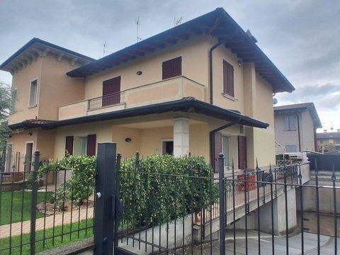 Quadrilocale in Via degli Antegnati s.n.c, Castrezzato
