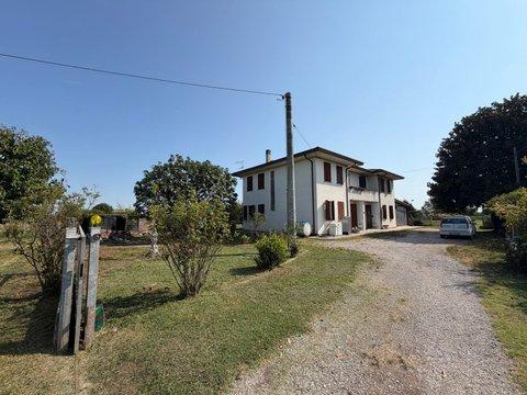 Casa indipendente in Via Fossello s.n.c, Lendinara