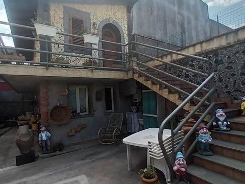 Casa indipendente in Via Mentana, 62, Nicolosi