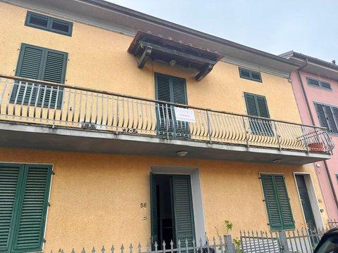 Appartamento su due piani in Via Fratelli Masini, 54, Centro, Montale