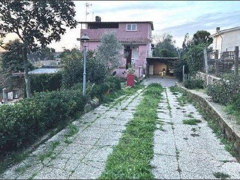 Villetta bifamiliare in Via delle Azalee, 28, Campo di Carne - Cogna - Campoverde, Aprilia