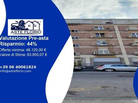 Bilocale in Via Valentino Carrera, 61, Parella, Torino