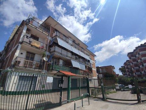 Trilocale in via dell'Epomeo, Soccavo, Napoli