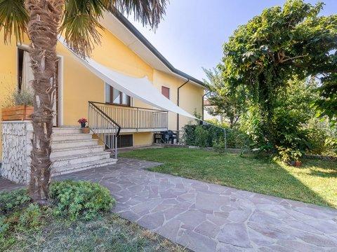 Villetta a schiera in Via dello Sport, 9, Carmignano di Brenta