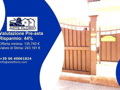 Trilocale in Via Vincenzo Bellini, 8, Ciampino