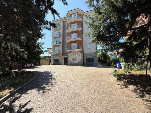 Quadrilocale in Piazza Europa, 14, Gialdo - Piazza Europa - Borgo Venezia, Chieri