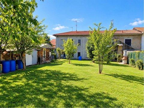 Casa indipendente in Piazza Alessandro Volta, 11, Samarate