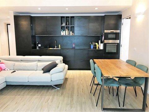 Bilocale in Via Ugo Bassi, 32, Isola, Milano