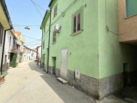Villetta a schiera in Via Adua, 37, Campli