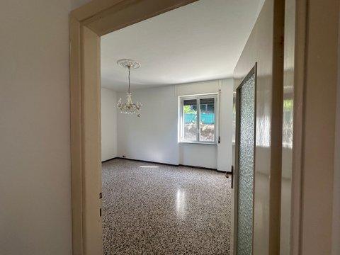 Trilocale in Via Verbano, 46, Arona