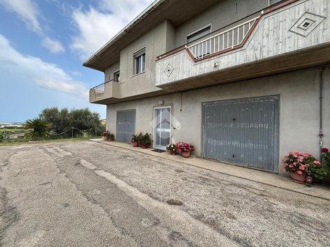 Villetta bifamiliare in Via Della Canapa, 22, Atri