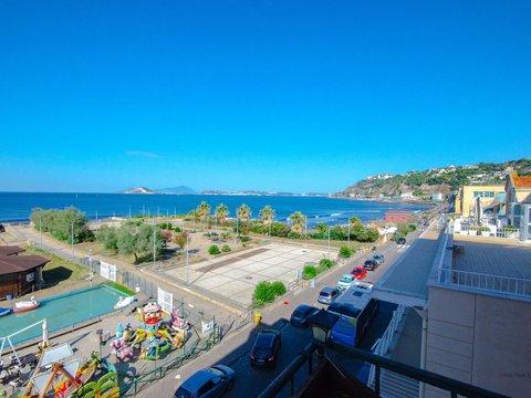 Quadrilocale in Viale Messina, s.n.c, Bagnoli, Napoli