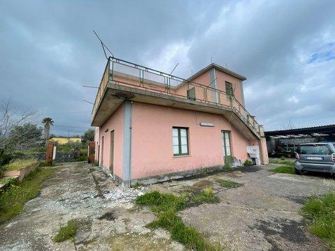 Casa indipendente in Piano D'api s.n.c, Pennisi-Santa Maria Ammalati-Piano d'Api, Acireale
