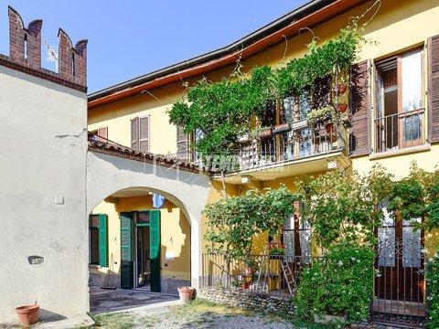 Bilocale in Via Alciato, Ospedale, Cantù