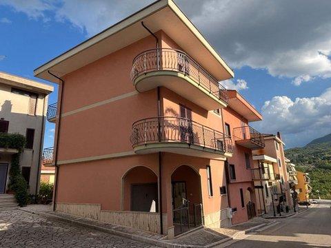 Appartamento su due piani in Via Vittorio Veneto, 42, San Mango sul Calore