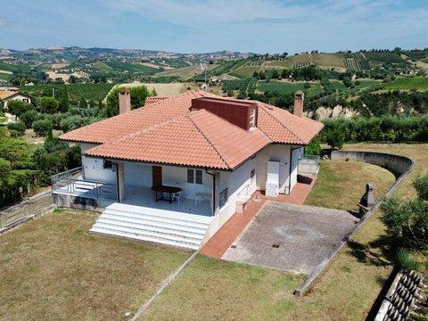 Villa in Contrada Palazzi, 9, Castorano