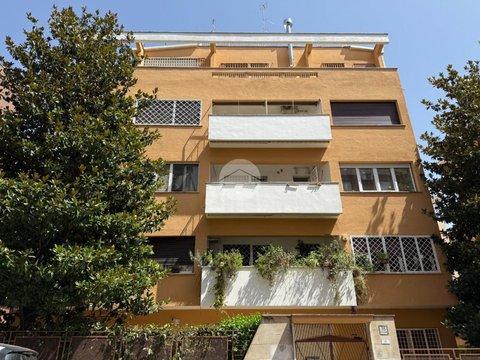 Bilocale in Via Ugo Bignami, 35, Balduina Alta, Roma