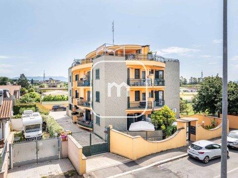 Trilocale in Via Roseto degli Abruzzi, s.n.c, Castelverde, Roma