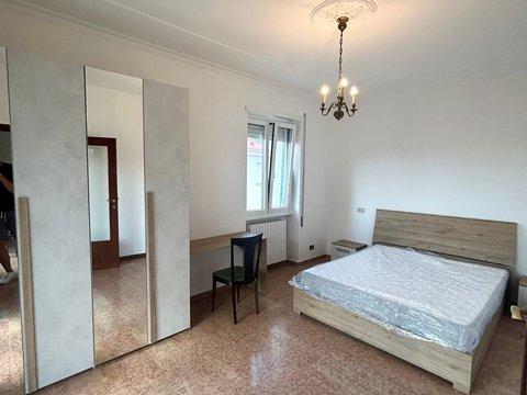 Camera in Via Leonessa, 17, Centro Città, Rieti
