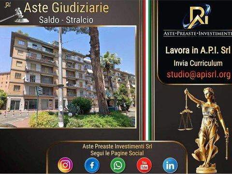 Appartamento in Viale Colli Aminei, 36, Capodimonte-Colli Aminei, Napoli