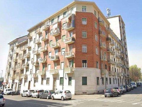Bilocale in via Giosuè Borsi, 43, Lucento, Torino