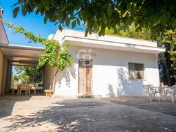 Casa indipendente in Contrada Moneta, Neviano