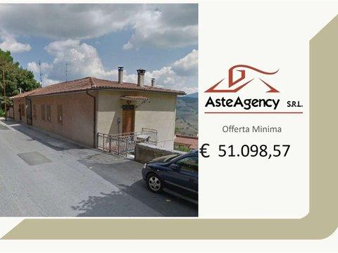 Quadrilocale in Viale Giacomo Leopardi, 56, Camerino