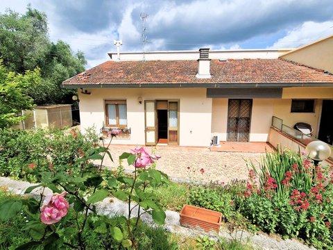 Villetta bifamiliare in Via J. F. Kennedy, Centro, San Casciano in Val di Pesa
