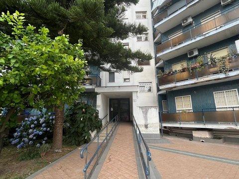 Trilocale in Via Giorgio de Chirico, 33, Aversa
